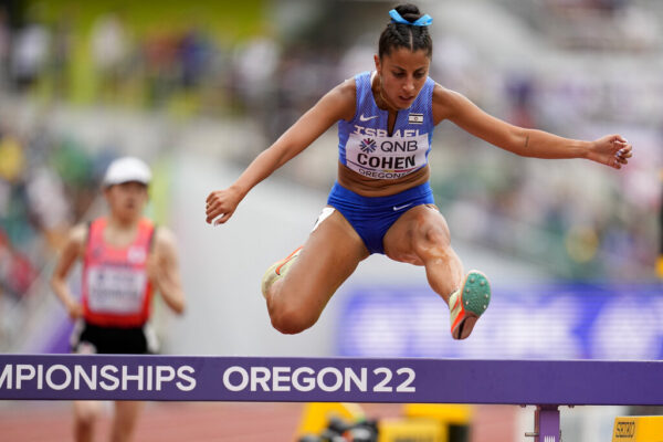 אדוה כהן בריצת 3,000 מטר מכשולים, באליפות העולם באורגון (צילום: AP/Ashley Landis)