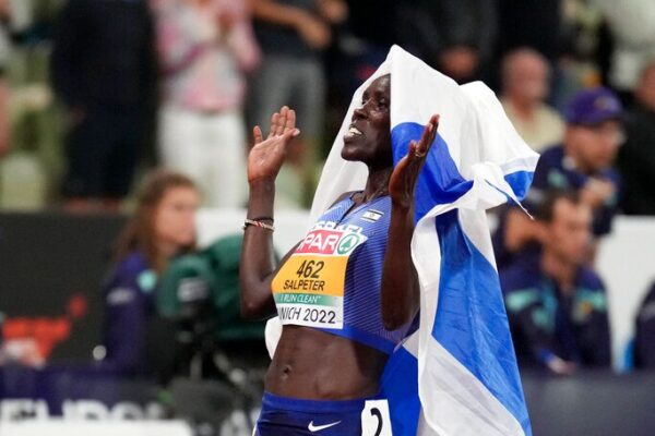 מדליית ארד לצ'מטאי סלפטר בריצת 10,000 מטר באליפות אירופה