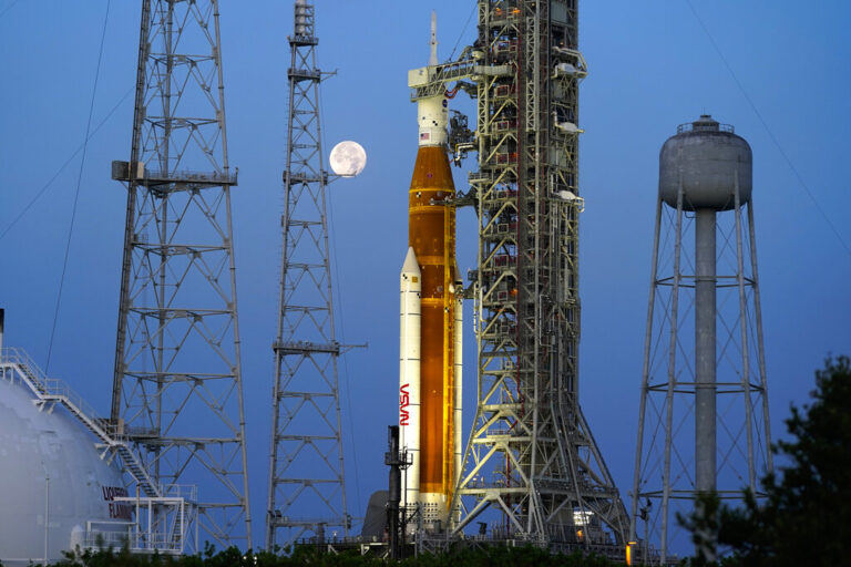 ארצות הברית, נובמבר. החללית הלא מאוישת ארטמיס משוגרת לירח (צילום: AP Photo/John Raoux, File)
