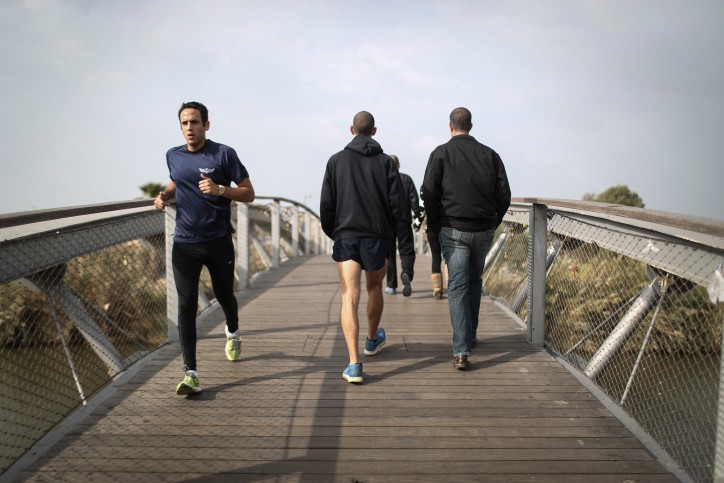 מעונן בגשר הירקון בתל אביב (צילום: הדס פרוש/פלאש 90) מעונן בגשר הירקון בתל אביב (צילום: הדס פרוש/פלאש 90)