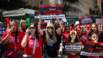 הפגנת מורות מול משרד האוצר, בדרישה להסכם שכר חדש והעלאת שכר המורים (צילום: יונתן זינדל / פלאש 90)