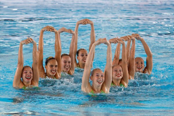 נבחרת השחייה האמנותית באליפות אירופה (צילום: סימונה קסטרווילארי, באדיבות איגוד השחייה)