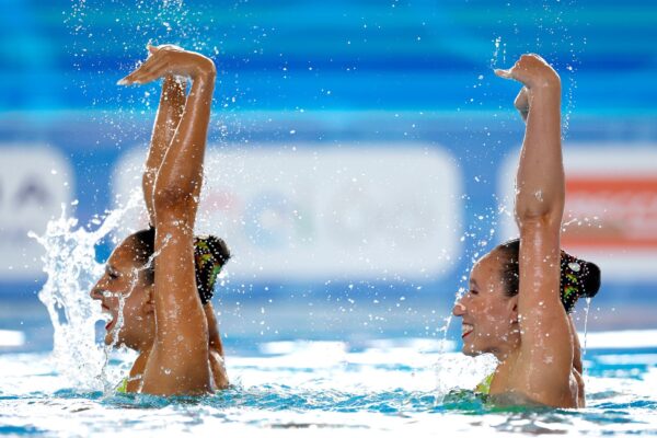 שלי בובריצקי ואריאל נשיא באליפות אירופה בשחייה אמנותית (צילום: סימונה קסטרווילארי, באדיבות איגוד השחייה בישראל)