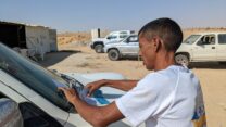 נאסר אפריג'ת, אחד המתנדבים ביוזמה למאבק בקטל וההפקרות בכבישי הדרום של מכון ריפמן (צילום: שי קסל)