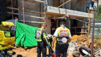 זירת תאונת עבודה (צילום: ארגון הצלה, מגן דוד אדום)