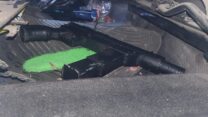 רובה מסוג קרלו שנמצא ברכבן של שלוש פלסטיניות מאזור שכם  שנתפסו במעבר אליהו, ולפי החשד התכוונו לבצע פיגוע בישראל (צילום: משרד הביטחון)