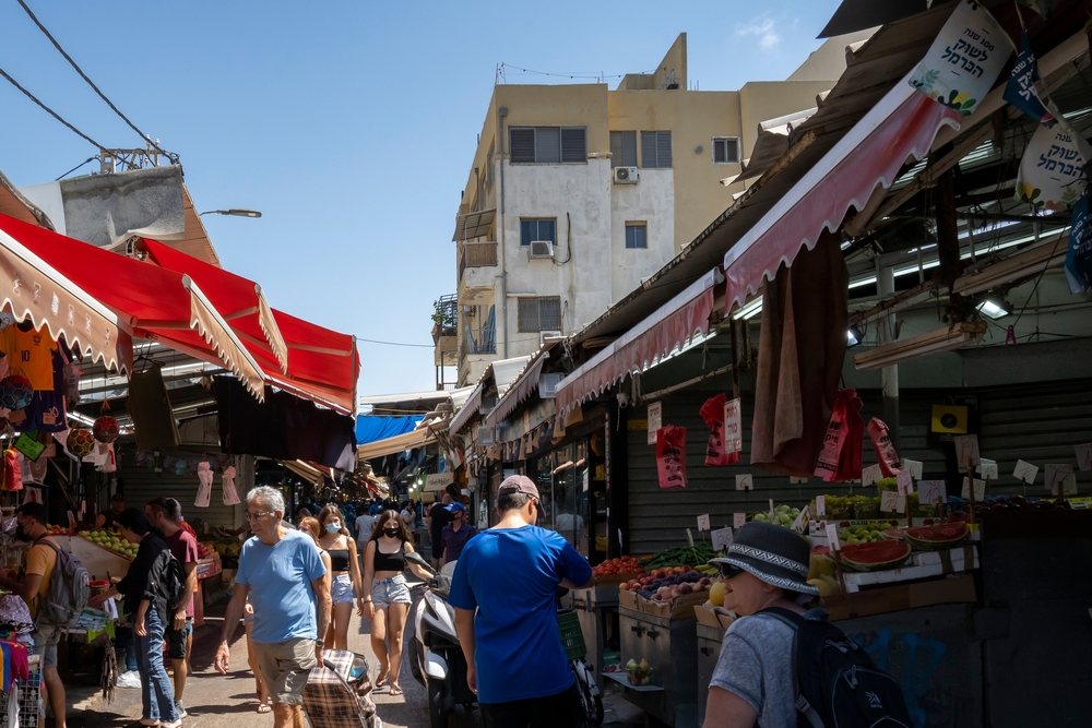 שוק הכרמל בתל אביב בקיץ (צילום ארכיון: שאטרסטוק)