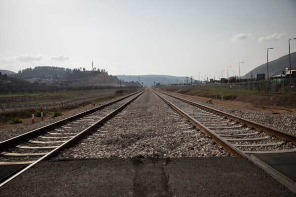 מסילת רכבת ליד כרמיאל (צילום: הדס פרוש/פלאש90)