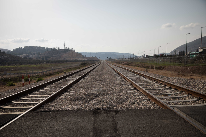 מסילת רכבת ליד כרמיאל (צילום: הדס פרוש/פלאש90)