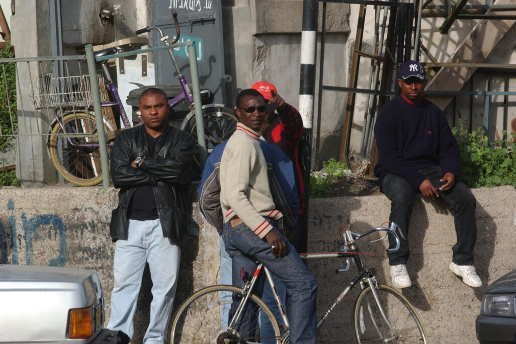 מהגרים מאפריקה בדרום תל אביב (צילום: יוסי זמיר/ פלאש90)