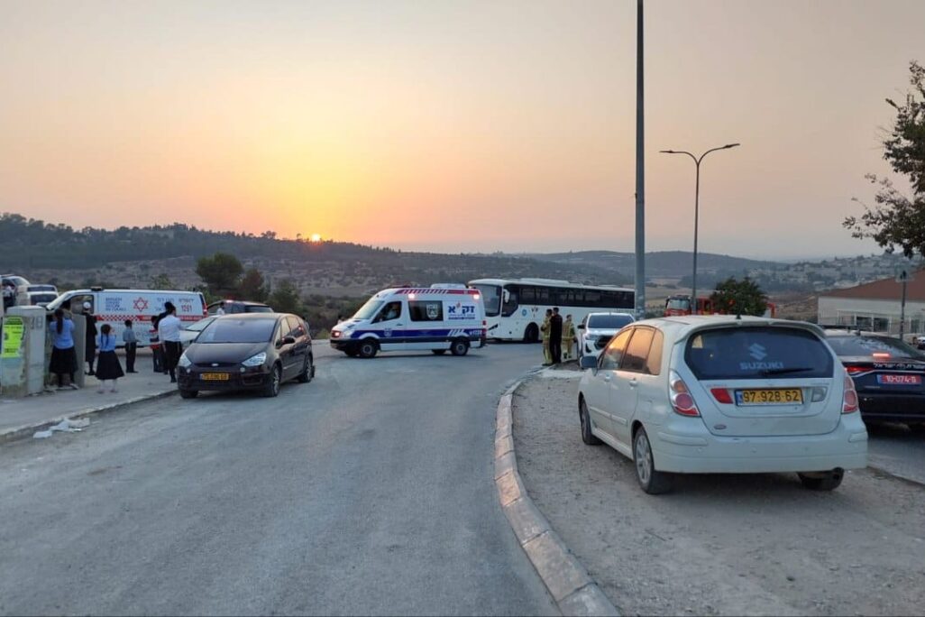התאונה בבית שמש (צילום: דוברות מד"א) התאונה בבית שמש (צילום: דוברות מד"א)