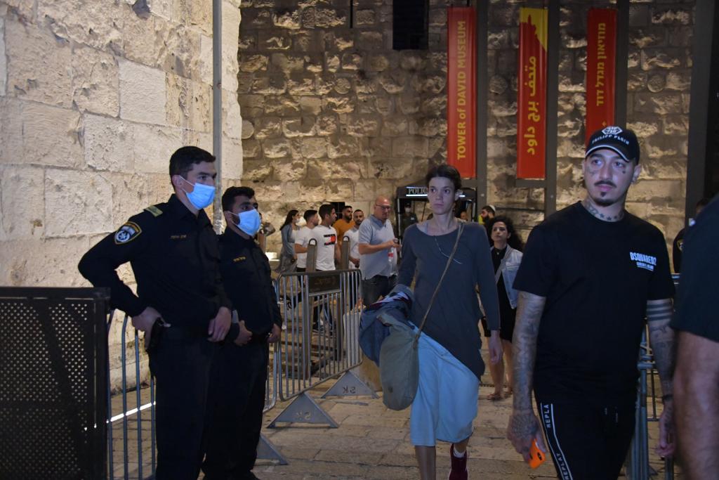 שוטרים מאבטחים את סמטאות העיר העתיקה בירושלים (צילום ארכיון: דוברות המשטרה)