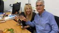 ראובן פרי מחזיק תיק רשתות השיווק בהסתדרות המעו"ף ואריאלה סיסו יו"ר ועד שופרסל. (צילום: באדיבות הסתדרות המעו"ף)