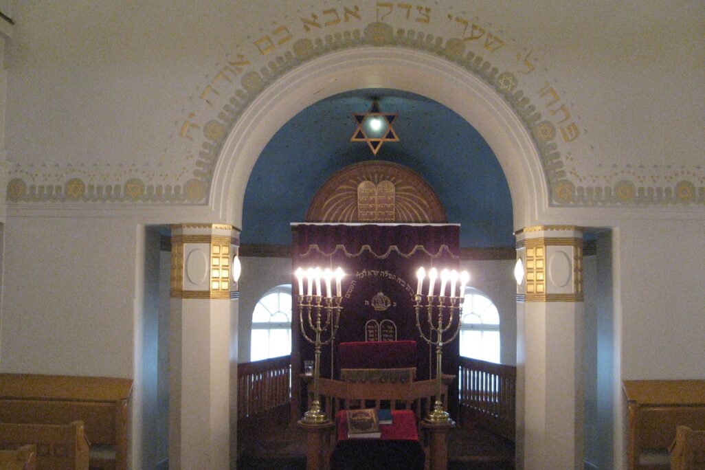 אולם התפילה בבית הכנסת בטורקו, פינלנד, 2012 (צילום: אילן צבי)