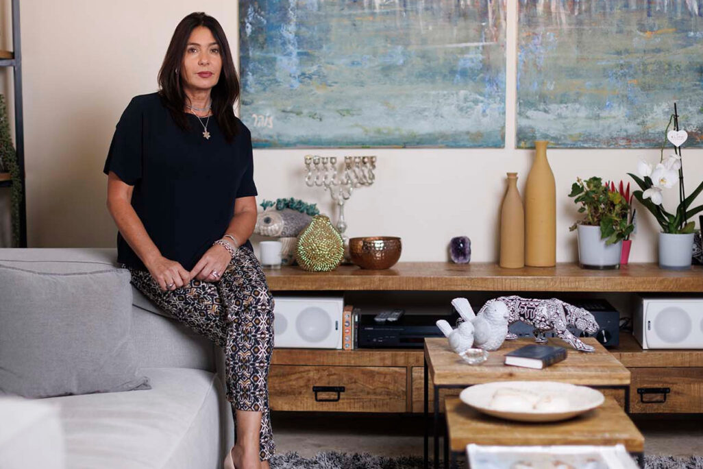 Miri Regev in the living room of her home: "I am attacked because I am strong, because I am a symbol, because people identify with me." (Photo: Kobi Wolf)