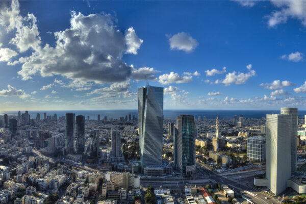 עננים בשמי תל אביב (צילום ארכיון: Shutterstock)