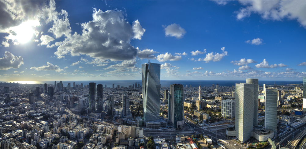 עננים בשמי תל אביב (צילום ארכיון: Shutterstock)