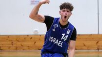 עמית ויגודה במדי נבחרת ישראל בכדורסל בכיסאות גלגלים (צילום: קרן איזיקסון)