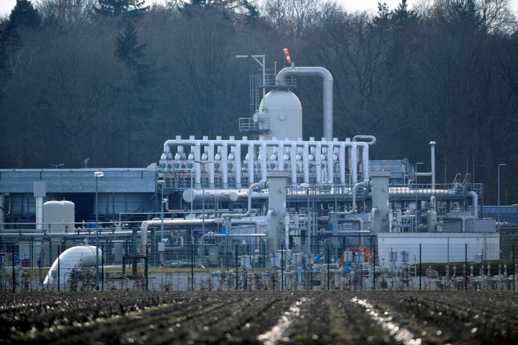 מתקן אחסון גז בגרמניה (צילום: REUTERS/Fabian Bimmer/File Photo)