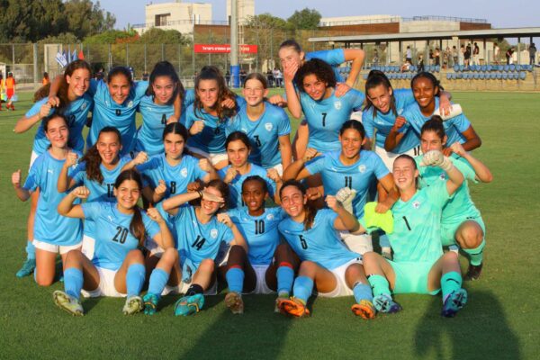 נבחרת הנערות עד גיל 17 בכדורגל (צילום: ההתאחדות לכדורגל בישראל)