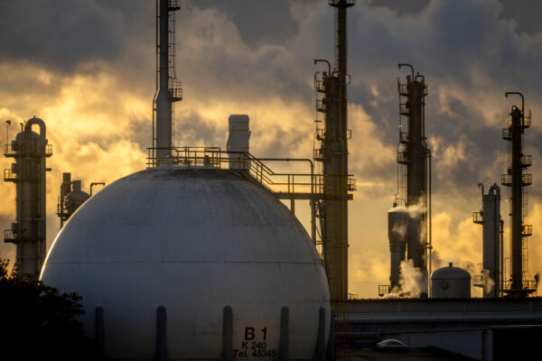 מפעל בגרמניה להפקת גז לחשמל (צילום: AP Photo/Michael Probst)