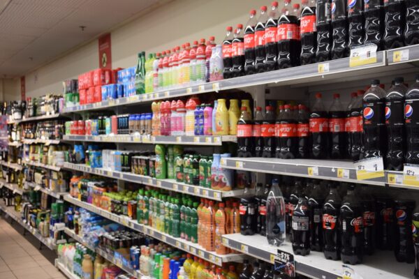 משקאות קלים בסופרמרקט (צילום: אור גואטה)