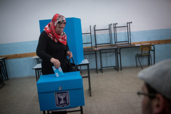 קלפי בבית צפפא בבחירות לכנסת (צילום ארכיון: מרים אלסטר/פלאש90)