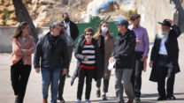 השופטת בדימוס דבורה ברלינר בסיור עם ועדת החקירה לאסון מירון (צילום: דוד כהן/פלאש90)