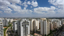בניינים בהוד השרון (צילום: מיכאל גלעדי/פלאש 90)