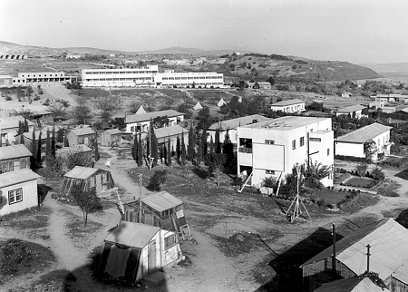 The kibbutz in 1938. "120 members is ideal" (Photo: Zoltan Kluger/Government Press Office)