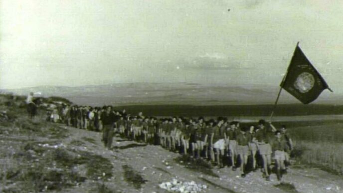 The Shomriya Parade, 1938. A model for the educational institutions of the national kibbutz (Photo: Mishmar HaEmek archives)