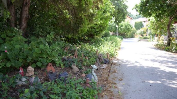 Pathways on Mishmar HaEmek. "The kibbutz is the worst method that exists, except for all of the other methods that have ever been tried" (Photo: Uriel Levy)