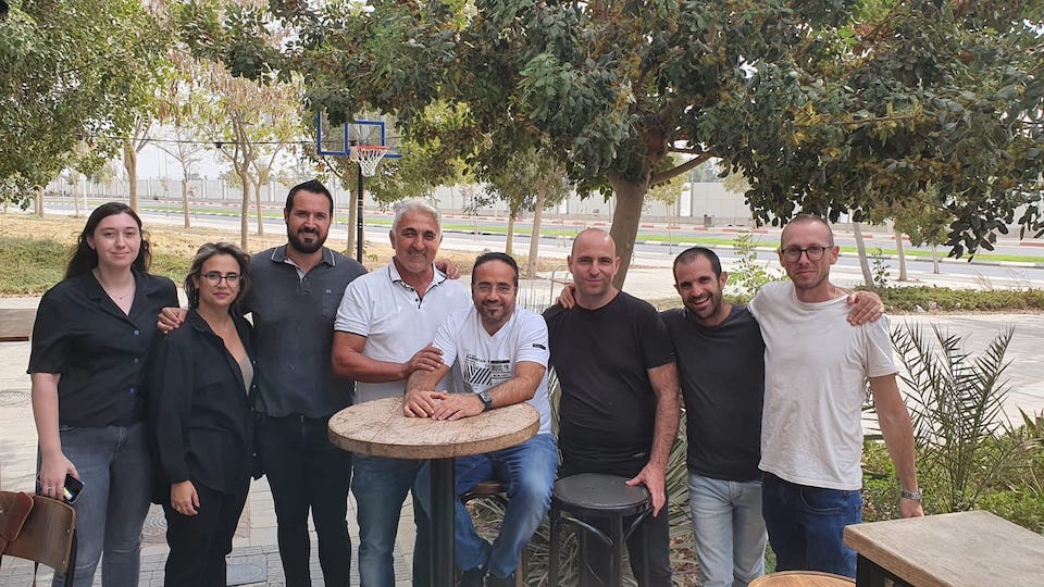 עובדי חברת גפן דקל טכנולוגיות לאחר הצטרפותם להסתדרות (צילום: ללא קרדיט)