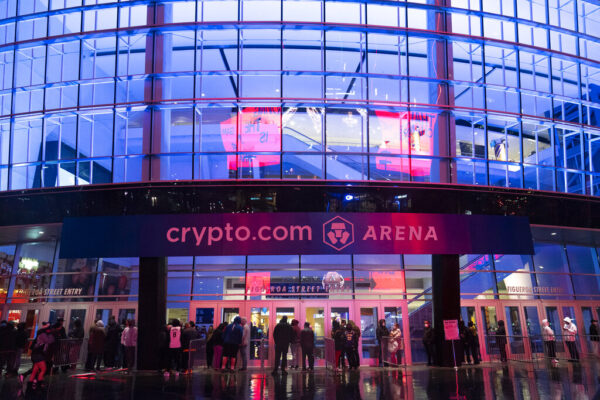 Crypto.com Arena, מגרשה הביתי של לוס אנג'לס לייקרס, שקיבלה חסות בסך 700 מיליון דולר מהאתר (צילום: AP Photo/Jae C.  Hong)