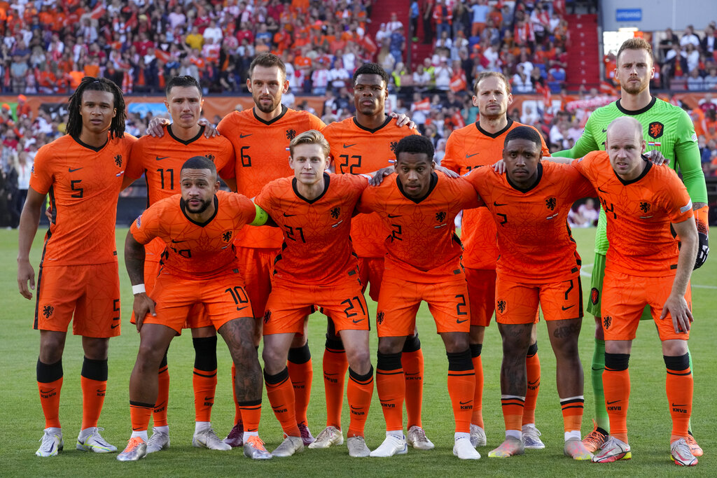 נבחרת הולנד בכדורגל  (צילום: AP Photo/Peter Dejong)