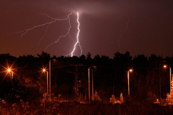 סופת ברקים (צילום: נתי שוחט/פלאש 90)