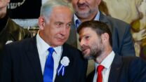 שר האוצר בצלאל סמוטריץ' וראש הממשלה בנימין נתניהו (צילום: אוליבייה פיטוסי/פלאש90)