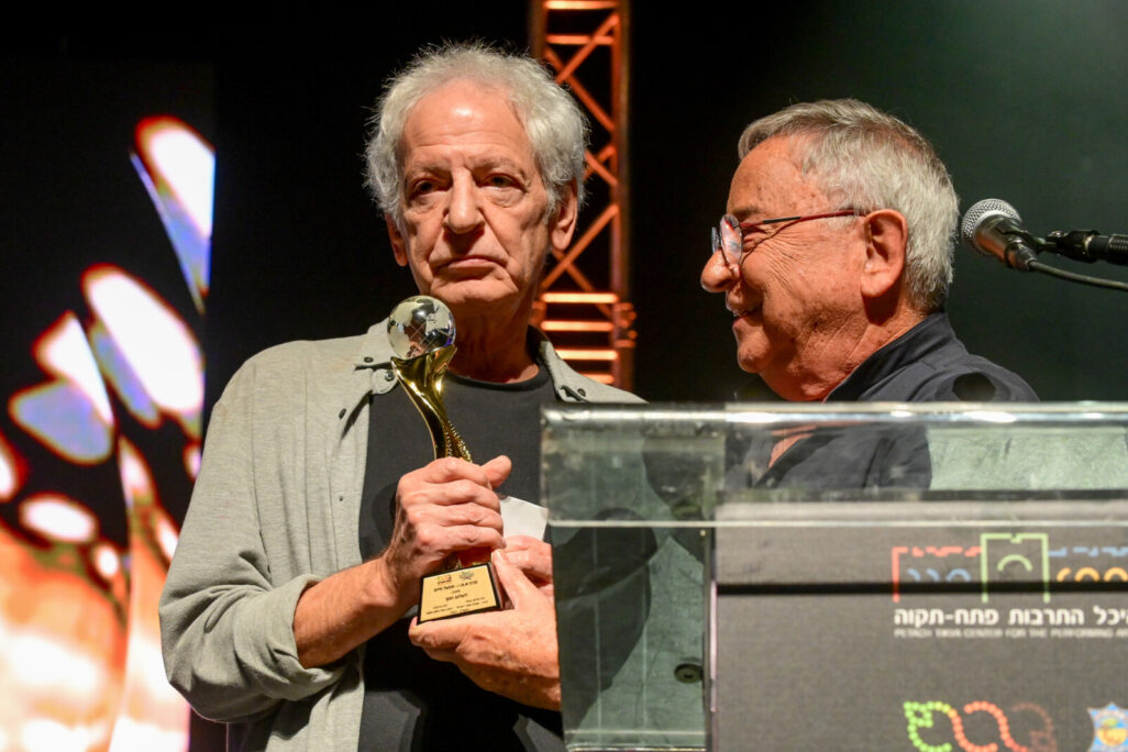שלום חנוך מקבל פרס מפעל חיים בתחום המוזיקה (צלום: אבשלום ששוני/פלאש90)