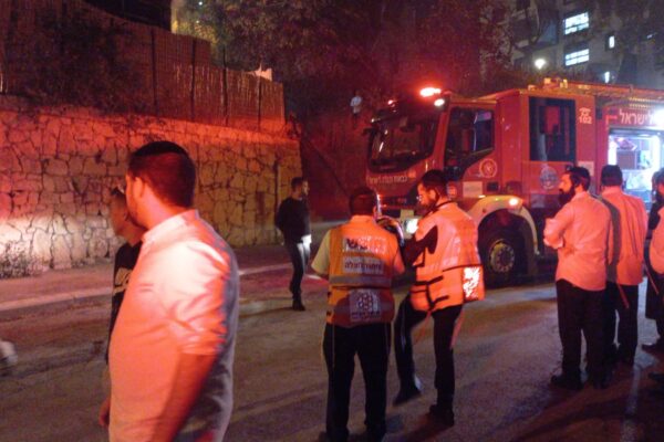 השריפה בבניין בשכונת הדר בחיפה (צילום: איחוד הצלה)