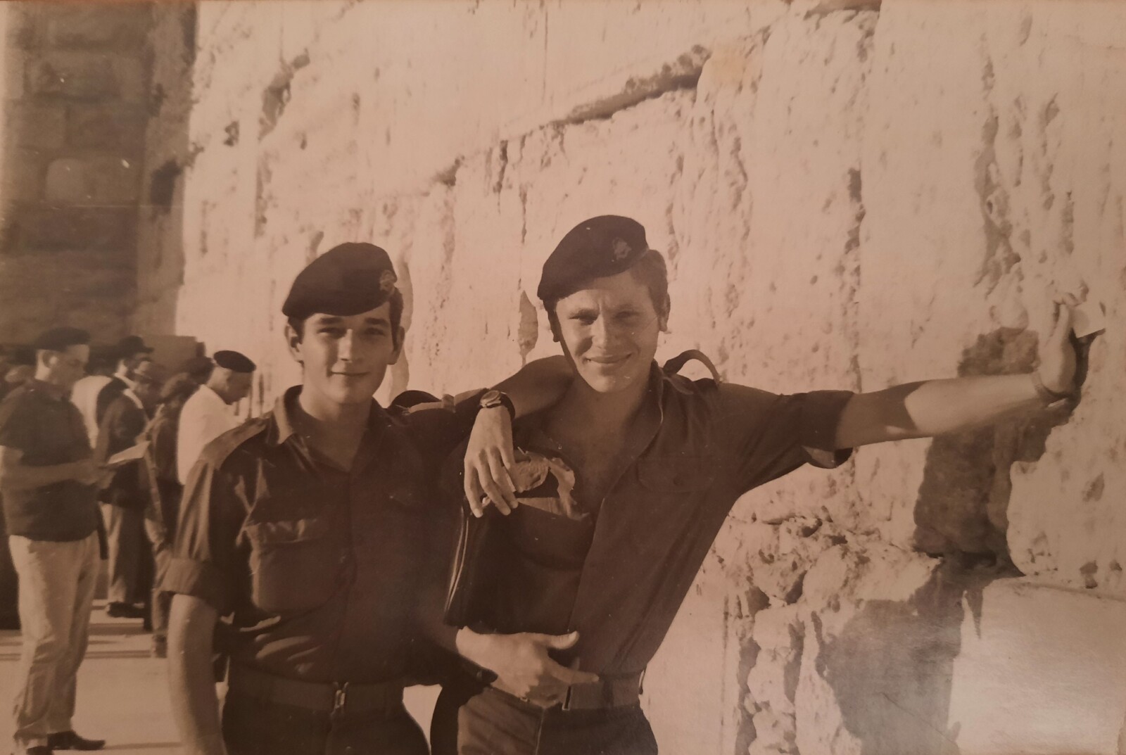 יצחק קלפטר ושלמה יידוב (צילום: אלבום פרטי)