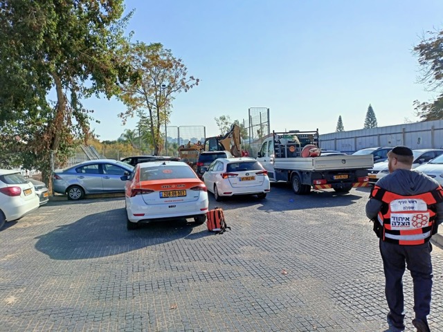 תאונת עבודה בבאר יעקב (צילום: דוברות איחוד הצלה)
