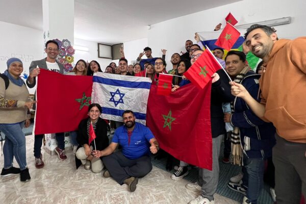משלחת תנועת הנוער העובד והלומד וארגון "מימונה" ממרוקו (צילום: הנוער העובד והלומד)