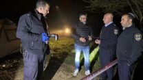 זירת הרצח בחניון רעים (צילום: צילום דוברות המשטרה)