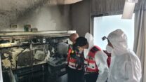 צוות החקירה של כבאות והצלה לישראל מחוז דרום פועל בחקירת השריפה בבית החולים סורוקה (צילום: דוברות כבאות והצלה)