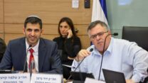 יו"ר ועדת הכלכלה דוד ביטן ושר התקשורת שלמה קרעי (צילום: דוברות הכנסת, נועם מושקוביץ)