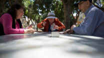 קשישים בישראל (צילום: דניאל שטרית/פלאש90)