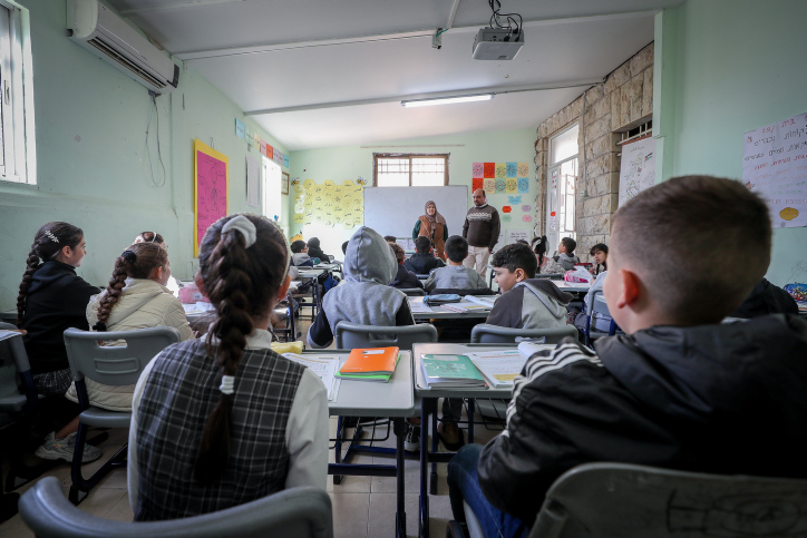 تلاميذ في المدرسة العربية في بيت حنينا في القدس (تصوير: جمال عواد/فلاش 90)