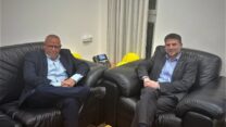 יו"ר ההסתדרות ארנון בר-דוד ושר האוצר בצלאל סמוטריץ' (ללא קרדיט)
