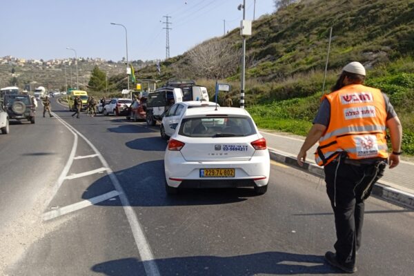 זירת ניסיון הפיגוע בסמוך לצומת קדומים (צילום: דוברות איחוד הצלה)