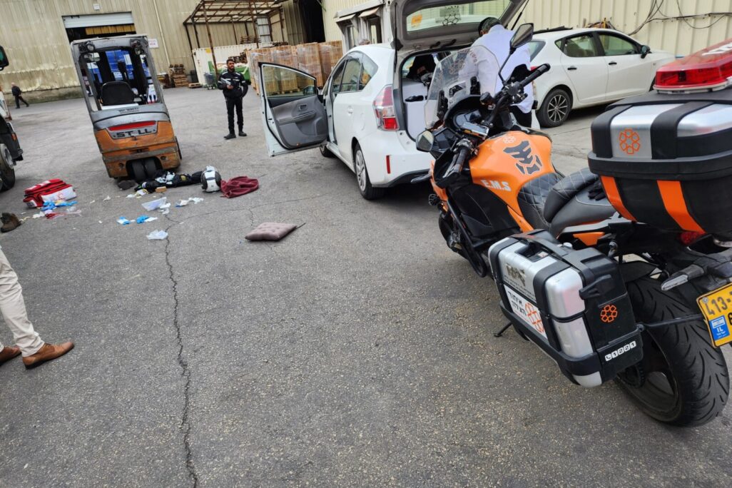 זירת תאונת העבודה באשדוד (צילום: דוברות איחוד הצלה)